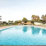 The Escape Poolside Retreat Apartment *