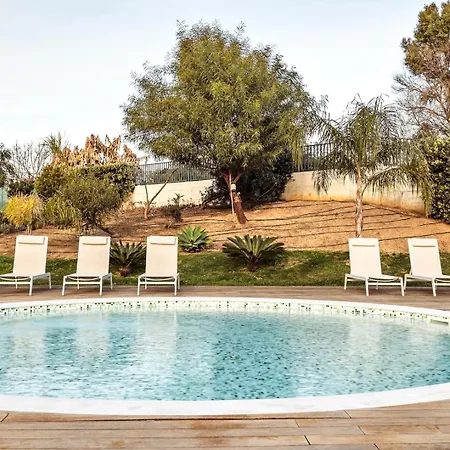 דירה The Escape Poolside Retreat