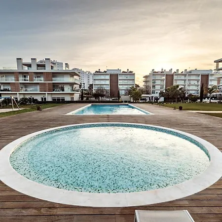 The Escape - Poolside Retreat