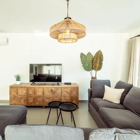 The Escape Poolside Retreat Albufeira
