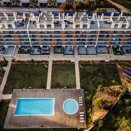 Apartment The Escape Poolside Retreat